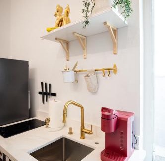 Burbank House | Charming 1BR Near Airport & Studios , EV