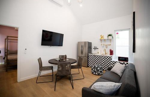 Burbank House | Charming 1BR Near Airport & Studios , EV