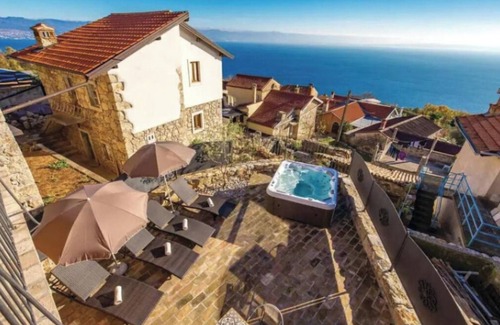 Obrs House | Charming 2-bedroom house in enchanting Mošćenička Draga with hot tub,WiFi, AC