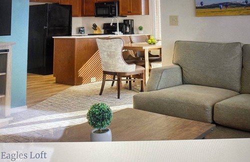 Pagosa Springs Resort | Charming 2-bedroom resort in Pagosa Springs with AC, WiFi, fitness room
