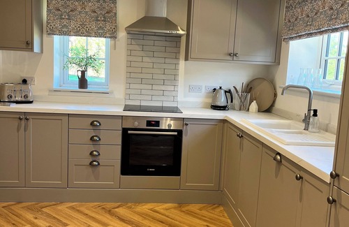 King's Lynn Cottage | Charming 2-bedroom cottage in Castle Rising near Sandringham estate