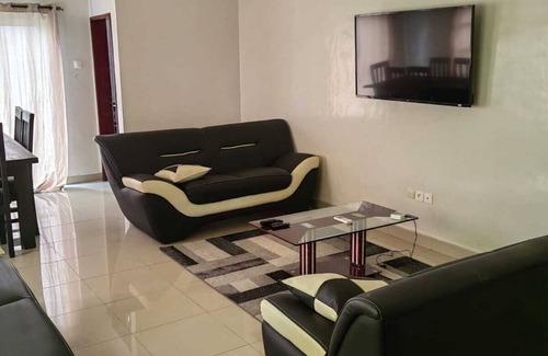 Littoral Department House | Charming 2-bedroom apartment with WiFi and AC in Cotonou
