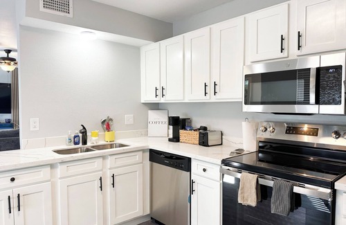 Amistad National Recreational Area Apartment | Charming 2-bedroom apartment in wonderful Del Rio with Private Yard