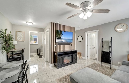 Pahokee Apartment | Charming 2-bedroom apartment with WiFi, AC in tranquil Pahokee King Beds