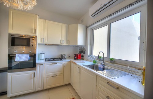 Hamrun Apartment | Charming 2 bedroom apartment with balcony ETUS1-1