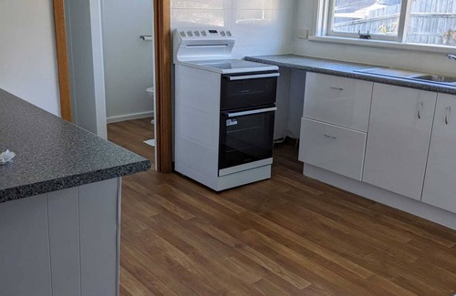 Glebe Apartment | Charming 2-bedroom apartment in marvelous Glebe with WiFi, AC