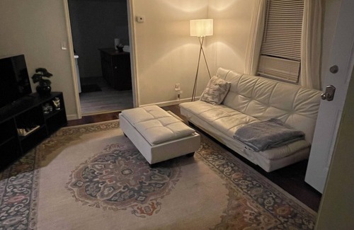 Utica Apartment | Charming 2-bedroom apartment with AC, WiFi in fantastic Utica