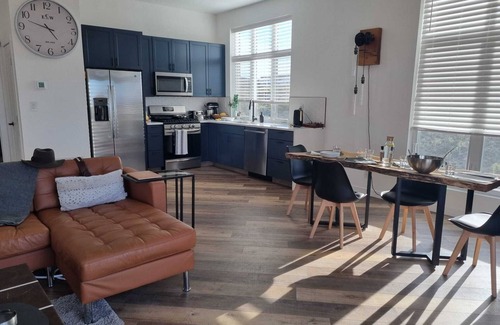 Tombstone House | Charming 2-bedroom bungalow with WiFi and AC in fabulous Tombstone