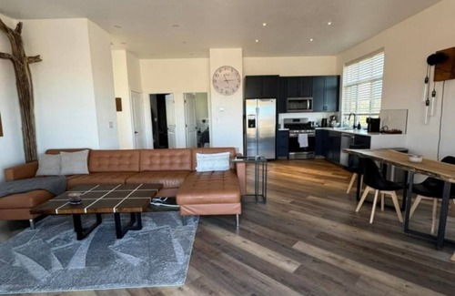 Tombstone House | Charming 2-bedroom bungalow with WiFi and AC in fabulous Tombstone