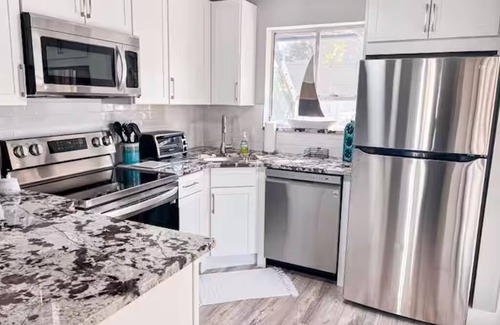 Key Largo Cottage | Charming 2-bedroom cottage in Key Largo near Pennekamp