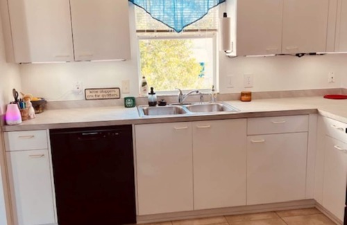 Silver Lake House | Charming 2-bedroom Corpus Christi house Silver Lake w/Golf Cart