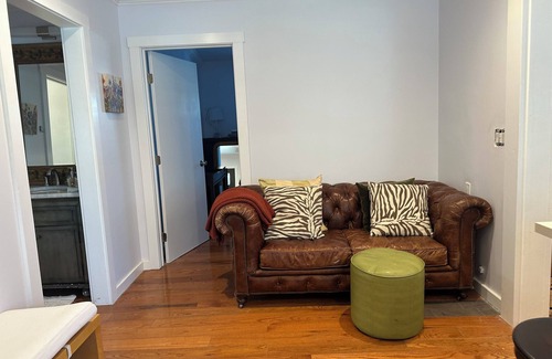 Napa Cottage | Charming 2-bedroom cottage with WiFi and AC in serene Napa
