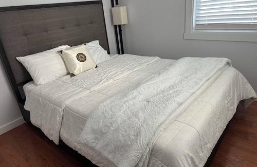 Napa Cottage | Charming 2-bedroom cottage with WiFi and AC in serene Napa