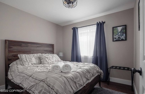 Scenic Foothills House | Charming 2-bedroom home offers comfort and convenience with modern amenities.