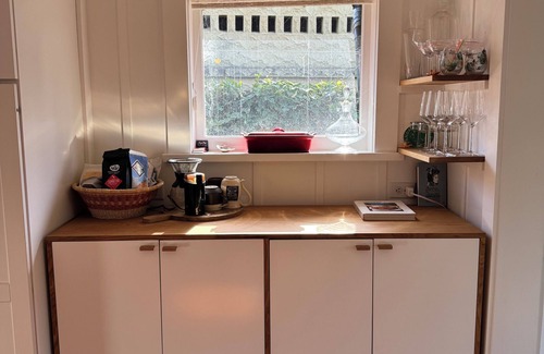 Ojai House | Charming 2 bedroom home with loft and guest house in serene downtown Ojai