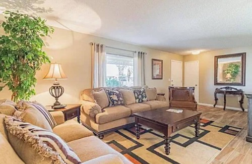 Sun City House | Charming 2-bedroom house in fabulous Sun City 55+ community