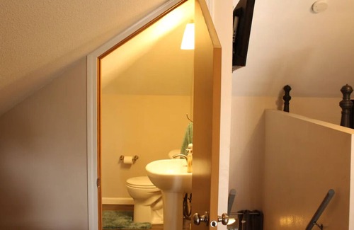Buffalo County House | Charming 2-bedroom house near Amherst. Quick 20 minutes from Kearney.