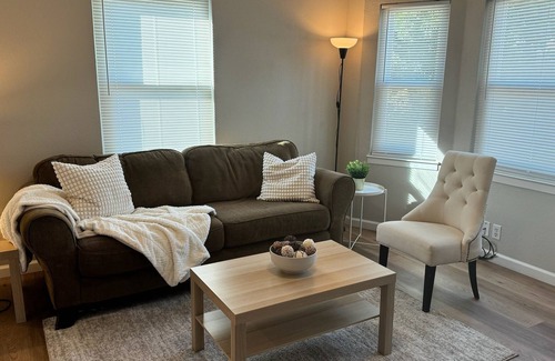 Turlock House | Charming 2-bedroom house in beautiful Turlock w/AC, plus near historic downtown