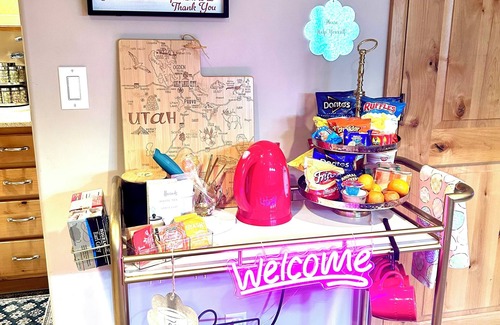 West Jordan House | Charming 2-bedroom house with WiFi, fitness room in peaceful Murray