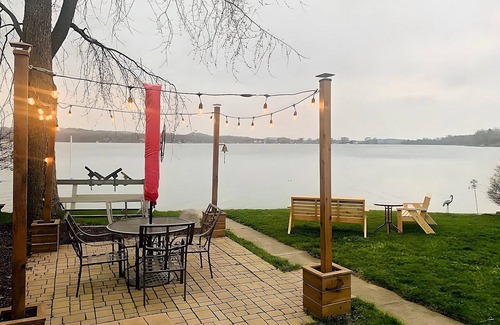 Hartford House | Charming 2-bedroom Lake House