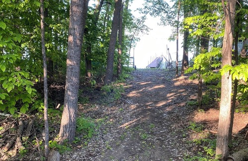 Dent Cabin | Charming 2 bedroom lake cabin