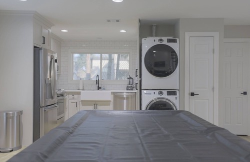 Dickinson House | Charming 2-bedroom Pool House Loft with Swim-in Pool Room