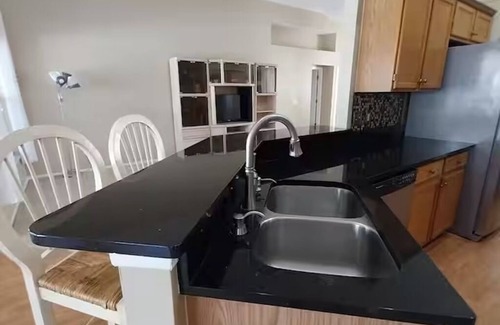 Orlando House | Charming 2-bedroom Retreat with Pool near UCF