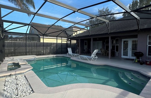 Orlando House | Charming 2-bedroom Retreat with Pool near UCF