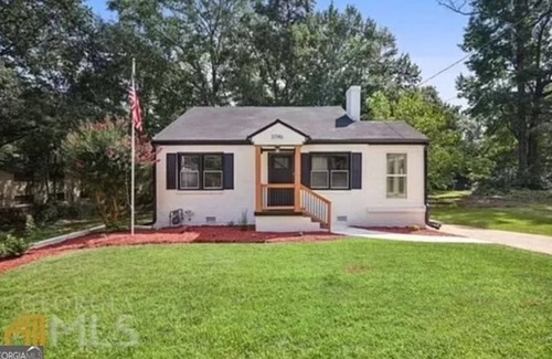 College Park House | Charming 2-bedroom house in College Park with WiFi and AC, near the Airport.