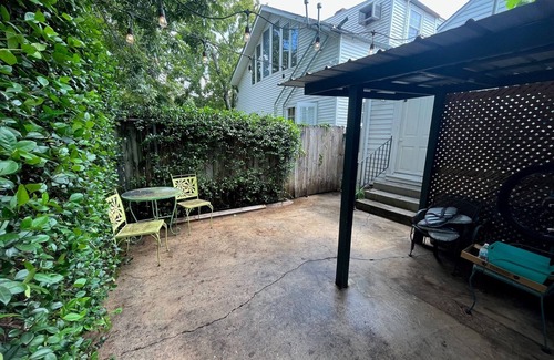Fairgrounds House | Charming 2-bedroom house in awesome New Orleans with WiFi, AC