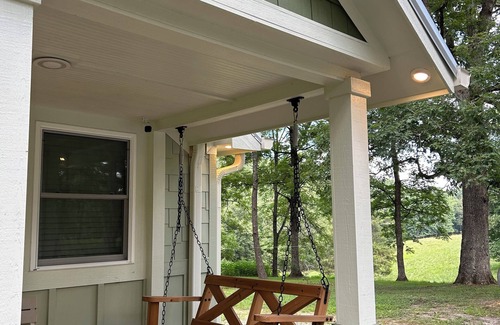 Rising Fawn Cabin | Charming 2-bedroom mountaintop cabin with AC, WiFi in tranquil Rising Fawn