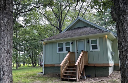 Rising Fawn Cabin | Charming 2-bedroom mountaintop cabin with AC, WiFi in tranquil Rising Fawn