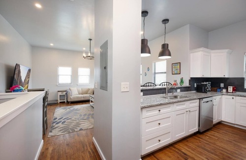 Near East Side House | Charming 2-bedroom house in brilliant San Antonio with WiFi, AC