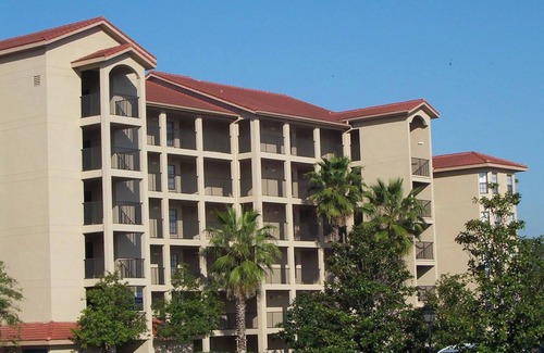 Bay Lake Villa | Charming 2-bedroom villa by Animal Kingdom Disney with private pools and golf