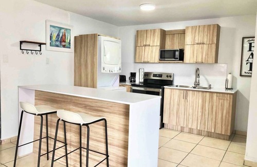 Isla Verde Villa | Charming 2-bedroom villa with AC, WiFi in enchanting Isla Verde, Carolina!