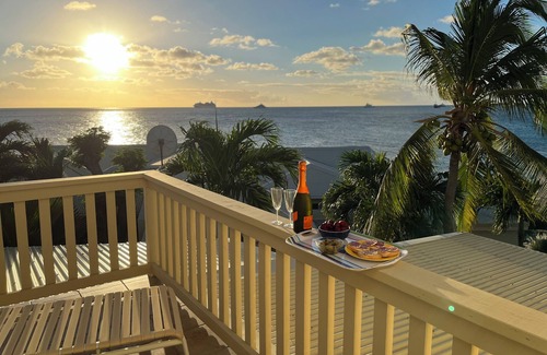 Pelican Key Villa | Charming 2-bedroom villa with AC, WiFi, stunning ocean views