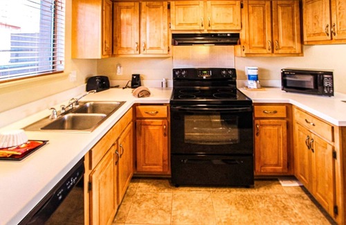 Ruidoso Condo | Charming 2 BR Retreat & Mountain Viwes