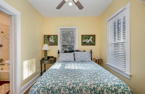 Melbourne Apartment | Charming 2Bd 1Bth Cottage near River - Melwood