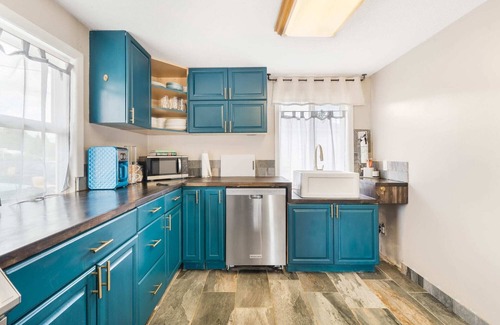 Warrenton House | Charming 2BR/1BA Retreat Near Astoria & Beach