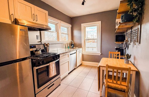 Roselawn Finance Apartment | Charming 2BR Apt Close to Historic Mariemont, 15 Minutes from Cincy Downtown