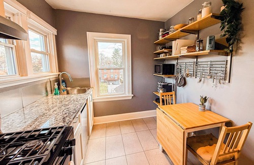 Roselawn Finance Apartment | Charming 2BR Apt Close to Historic Mariemont, 15 Minutes from Cincy Downtown