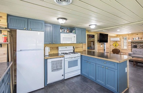 Boyne City Cabin | Charming 3-bdrm cabin with office fitness room in Boyne City 2 mi from Boyne mtn