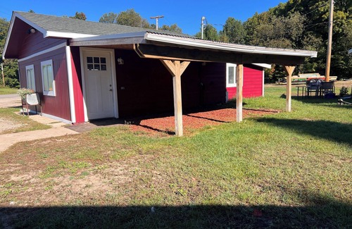 Boyne City Cabin | Charming 3-bdrm cabin with office fitness room in Boyne City 2 mi from Boyne mtn