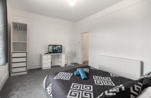 Bromley Common and Keston House | Charming 3 Bed House with Garden