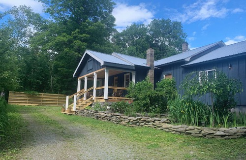 Livingston Manor House | Charming 3-bedroom house with HUGE yard in Livingston Manor