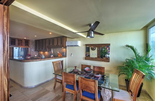 South Shore Hotel Area Condo | Charming 3-bedroom condo in lovely Puerto Vallarta with Beach Access