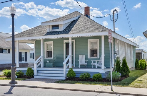 Ocean City Cottage | Charming 3 Bedroom Cottage in Downtown Ocean City Close to Boardwalk!