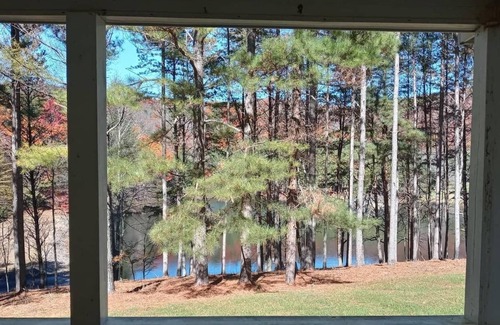 Suches Cottage | Charming 3-bedroom cottage overlooking the Lake