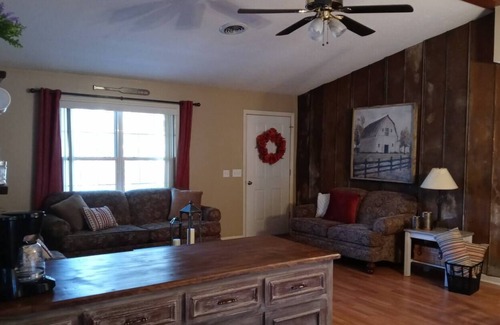 Suches Cottage | Charming 3-bedroom cottage overlooking the Lake