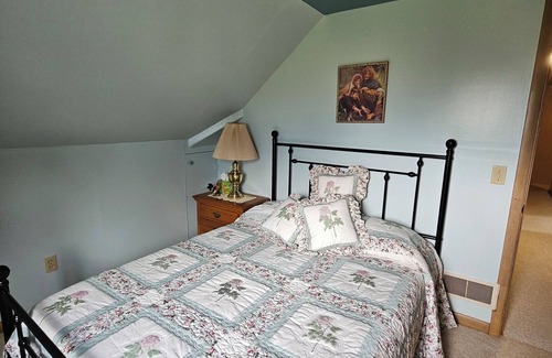 Luverne Other | Charming 3-bedroom farmhouse by Luverne with WiFi and AC